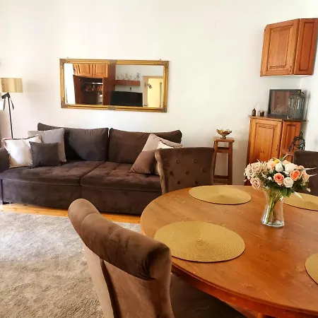 Oldtown Shelter With Free Private Parking *