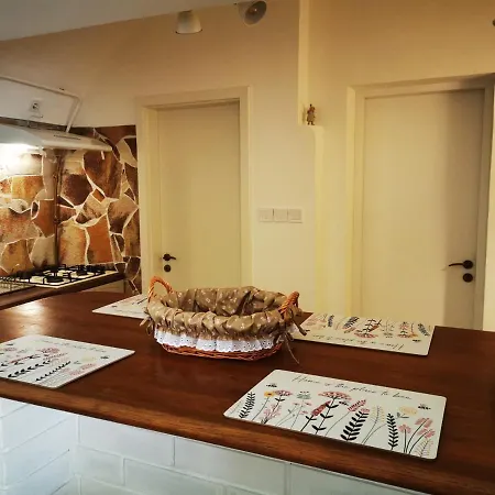 Oldtown Shelter With Free Private Parking