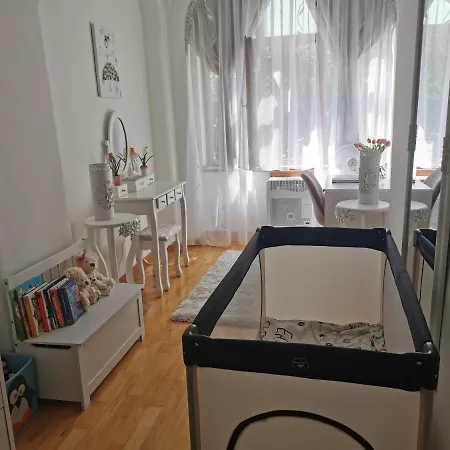 Oldtown Shelter With Free Private Parking * Eger