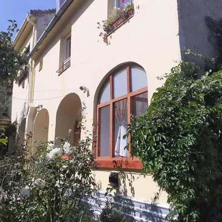 Oldtown Shelter With Free Private Parking Appartamento