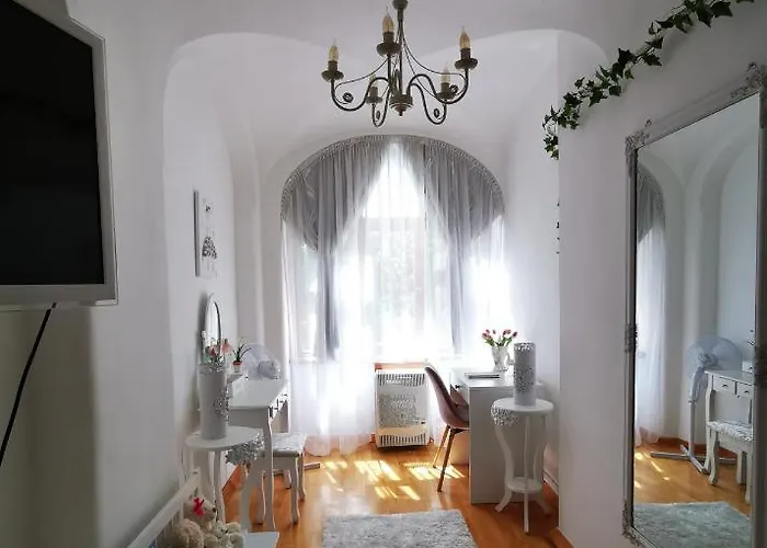 Oldtown Shelter With Free Private Parking Apartment *